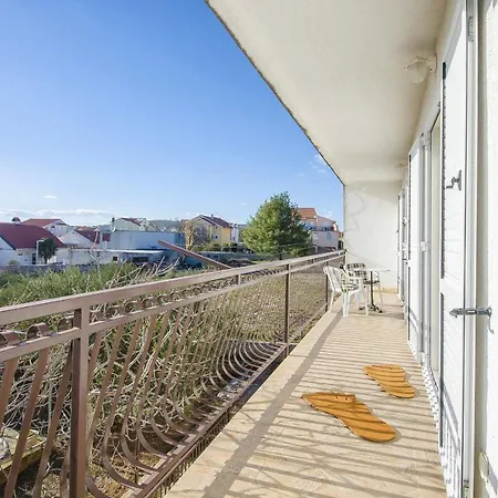Quiet And Comfortable Appartement Vodice